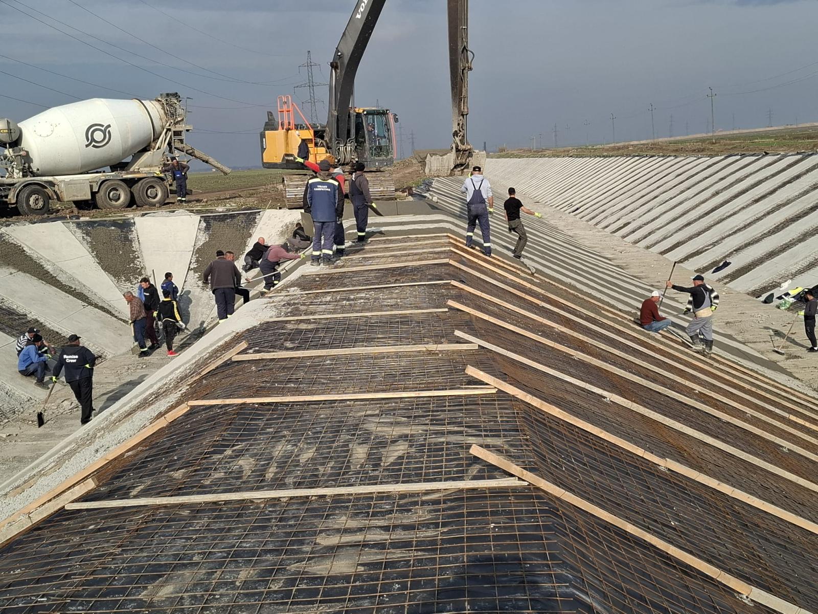 Infrastructură canale